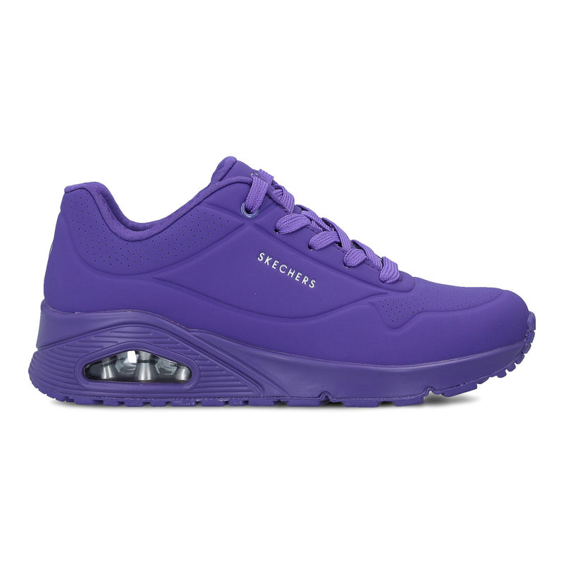 Obojite va dan uz Skechers brend i tople sun ane dane provedite