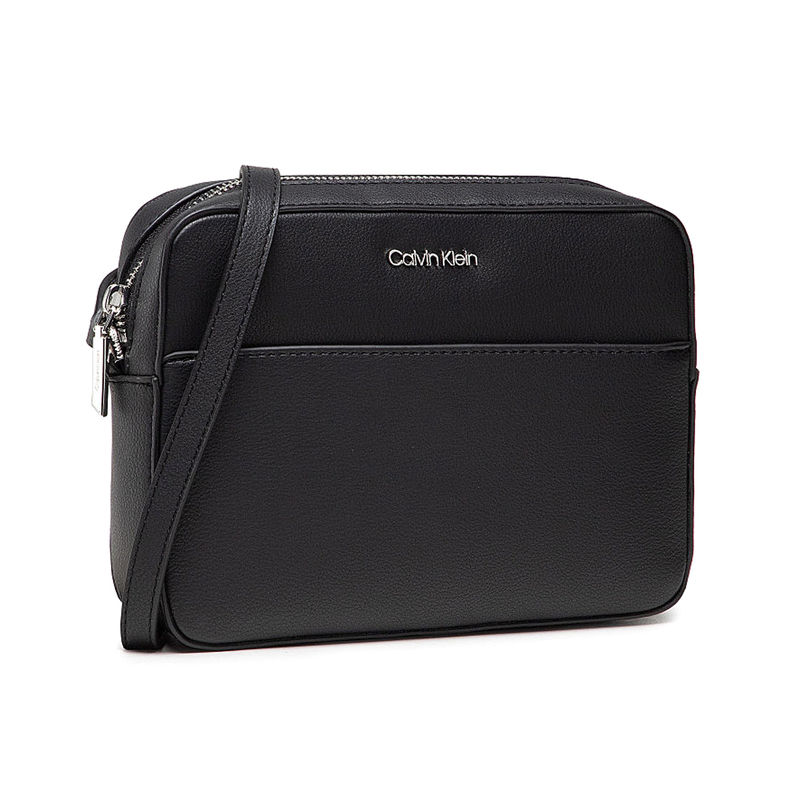 Ženska torba Calvin Klein CK MUST CAMERA BAG M